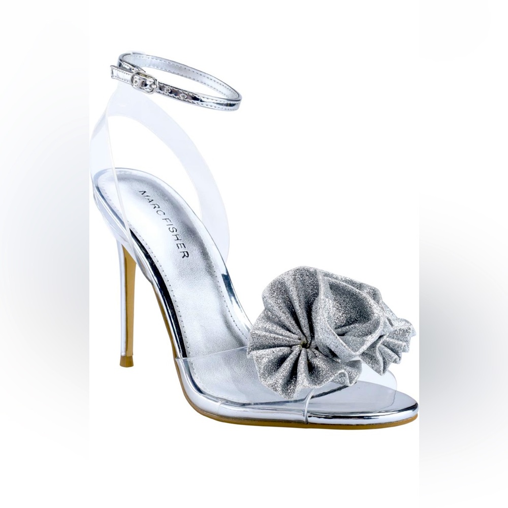 🆕 Marc Fisher Eavie Ruffle ankle strap heels Sz 8.5